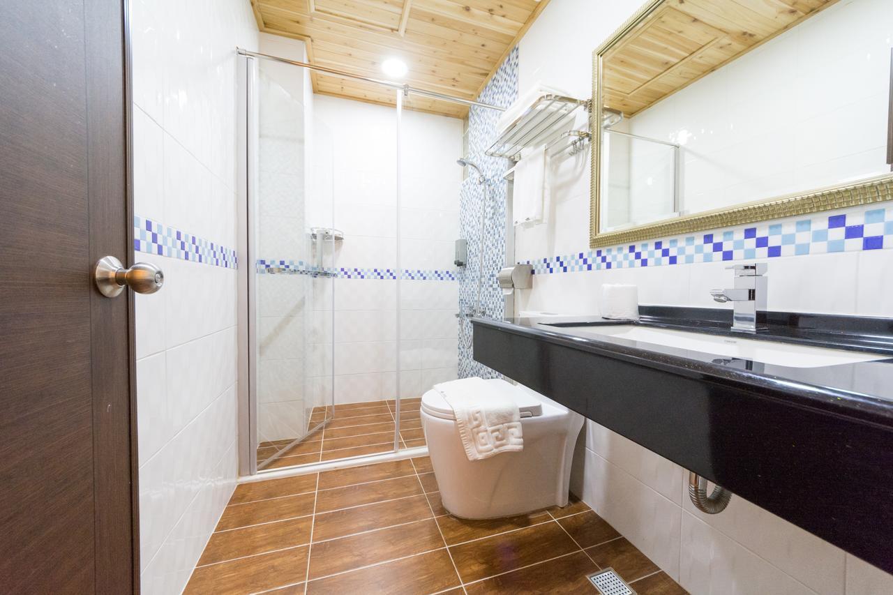 W Hostel Тайнань Экстерьер фото