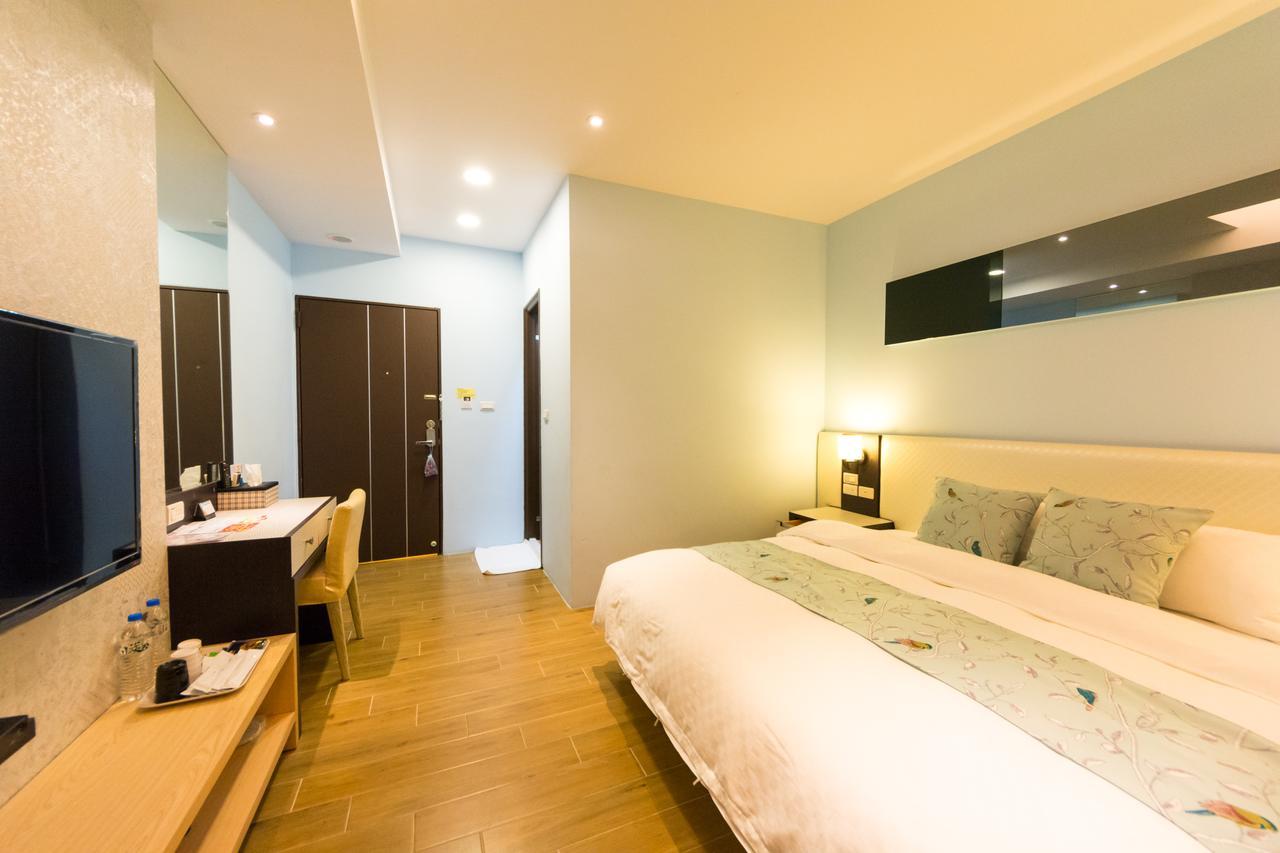 W Hostel Тайнань Экстерьер фото