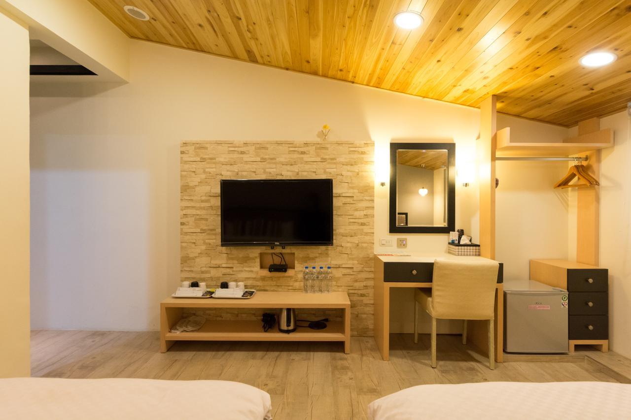 W Hostel Тайнань Экстерьер фото