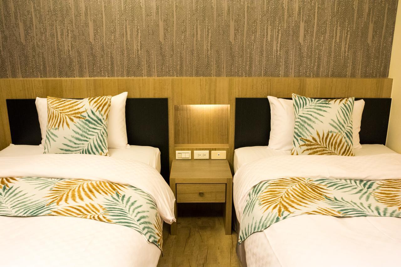 W Hostel Тайнань Экстерьер фото